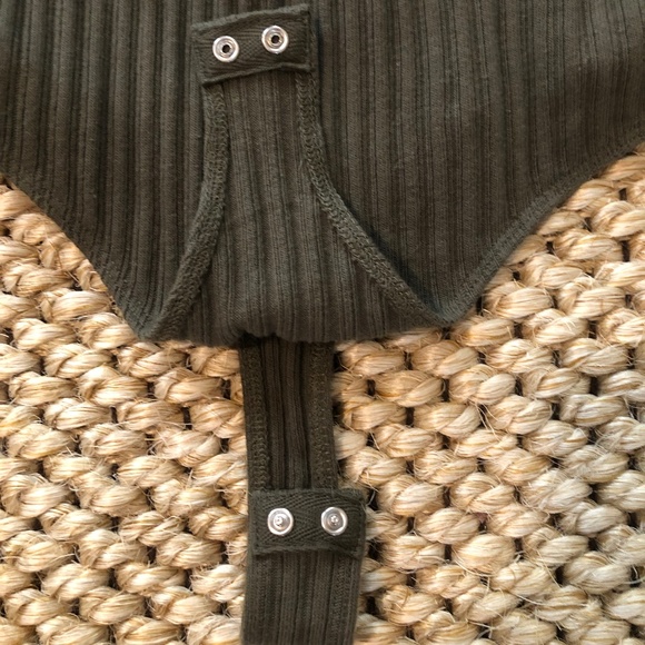 NWT MAUBY Twist Front Bodysuit in Olive- Size Medium - Picture 7 of 8